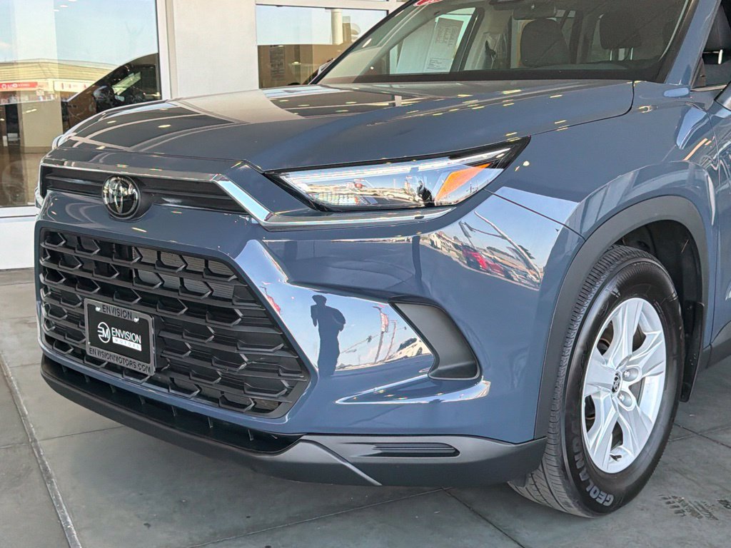 Certified 2025 Toyota Grand Highlander FWD image 3