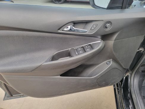 Used 2018 Chevrolet Cruze LT w/ Convenience Package image 17