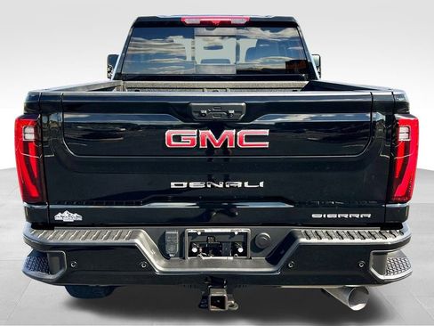 Used 2024 GMC Sierra 2500 Denali image 9