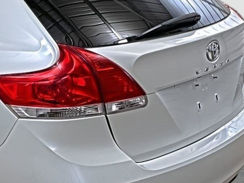 Used 2011 Toyota Venza image 10