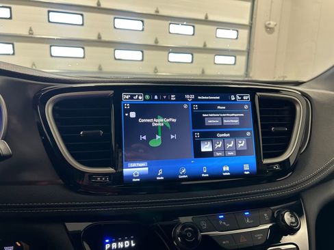 New 2026 Chrysler Pacifica Select image 22