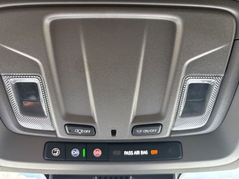 Used 2025 Chevrolet Silverado 2500 Custom w/ Custom Value Package image 33