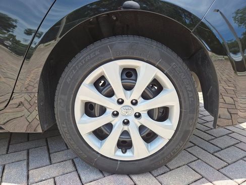 Used 2023 Toyota Corolla LE FWD image 19
