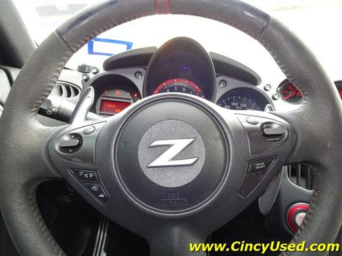 Used 2016 Nissan 370Z NISMO RWD image 18