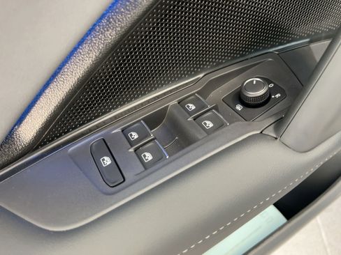 New 2026 Volkswagen Tiguan SE R-Line image 12