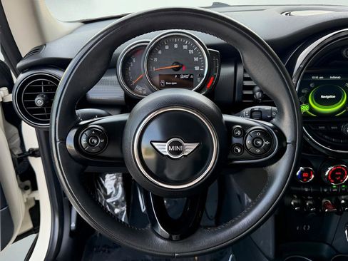 Used 2018 MINI Cooper 2-Door Hardtop FWD image 27
