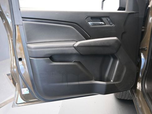 Used 2024 Chevrolet Colorado LT w/ LT Convenience Package image 22