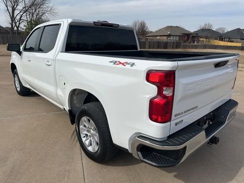 Used 2023 Chevrolet Silverado 1500 LT image 3