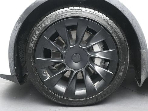 Used 2021 Tesla Model Y Long Range AWD/4WD image 33