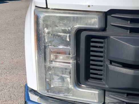 Used 2017 Ford F250 XL w/ Power Equipment Group image 10