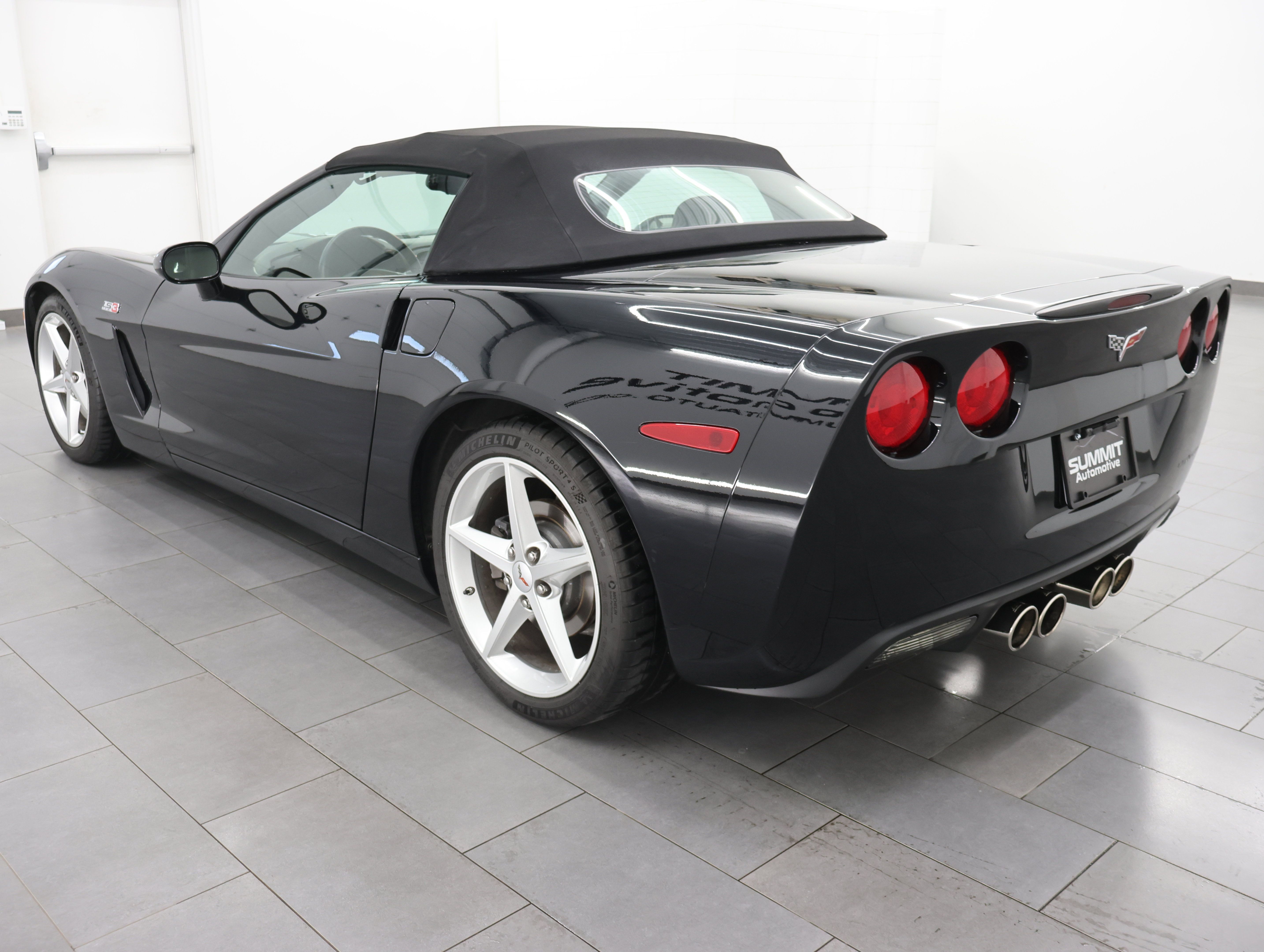 Used 2011 Chevrolet Corvette Convertible w/ Preferred Equipment Group RWD image 6