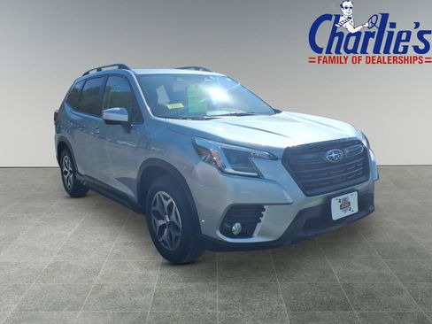 Certified 2023 Subaru Forester Premium AWD/4WD image 3