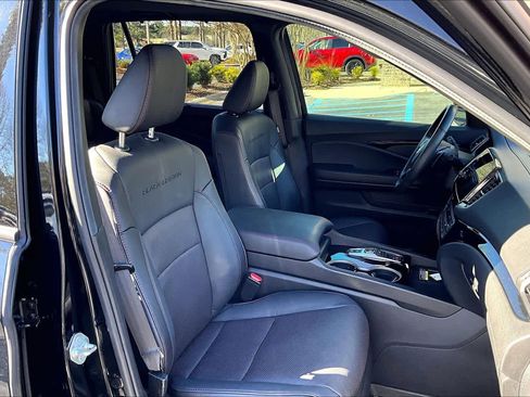 Used 2024 Honda Passport Black Edition image 8