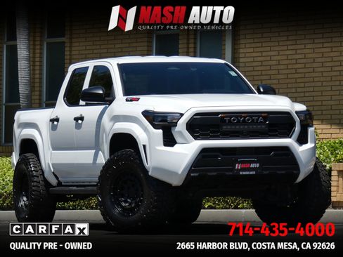 Used 2024 Toyota Tacoma SR RWD image 3