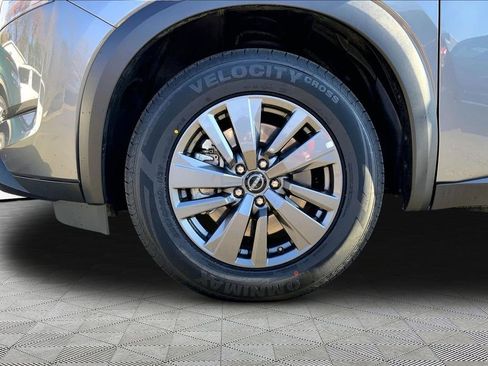 Used 2024 Nissan Pathfinder SV image 22