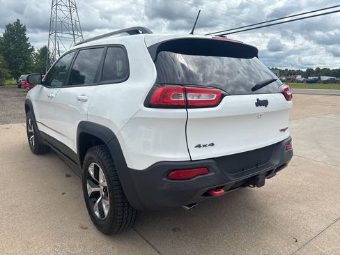 Used 2014 Jeep Cherokee Trailhawk w/ Comfort/Convenience Group AWD/4WD image 5