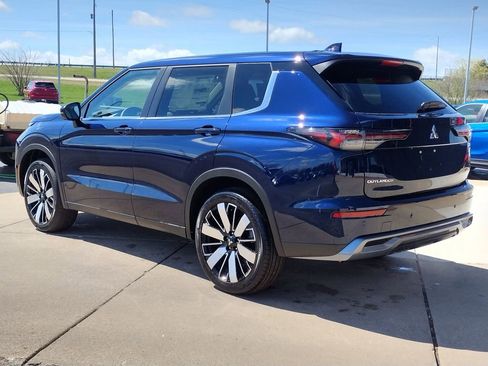 New 2026 Mitsubishi Outlander SE AWD/4WD image 18