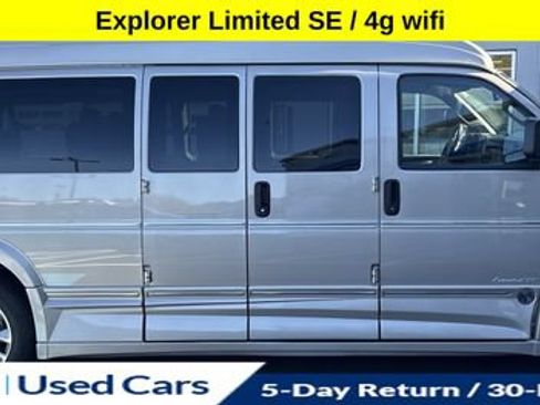 Used 2023 Chevrolet Express 2500 Extended RWD image 3