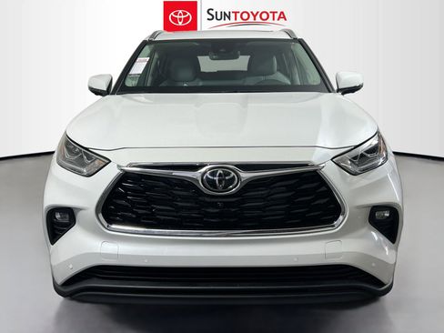 New 2026 Toyota Highlander Limited image 10