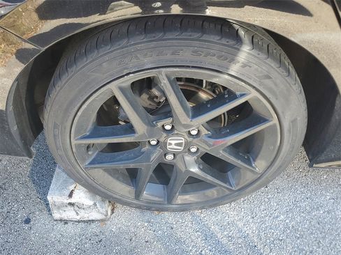 Used 2023 Honda Civic Sport image 9