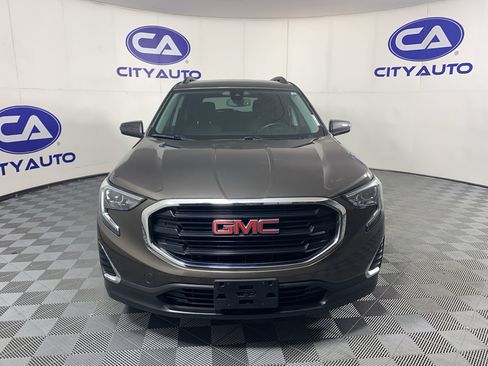 Used 2020 GMC Terrain SLE w/ Driver Convenience Package FWD image 9
