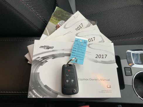 Used 2017 Chevrolet Equinox LT w/ Convenience Package image 52