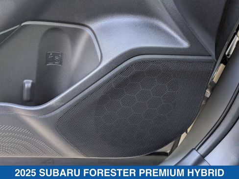 Used 2025 Subaru Forester Premium AWD/4WD image 14