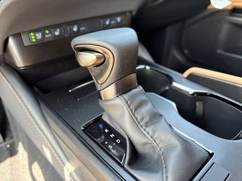 Used 2025 Lexus ES 350 w/ Premium Package FWD image 20