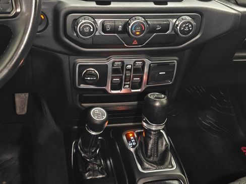Used 2018 Jeep Wrangler Unlimited Sport S AWD/4WD image 8