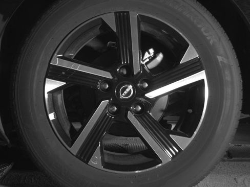 Used 2025 Nissan Sentra SV image 14