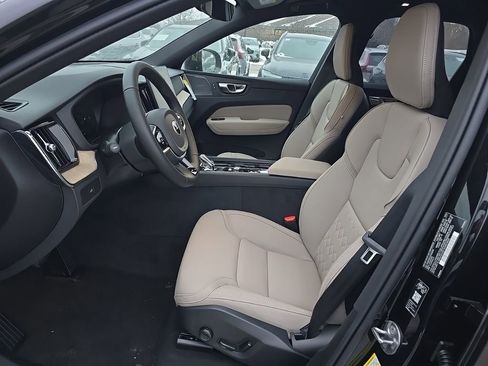 New 2026 Volvo XC60 B5 Core w/ Climate Package AWD/4WD image 7