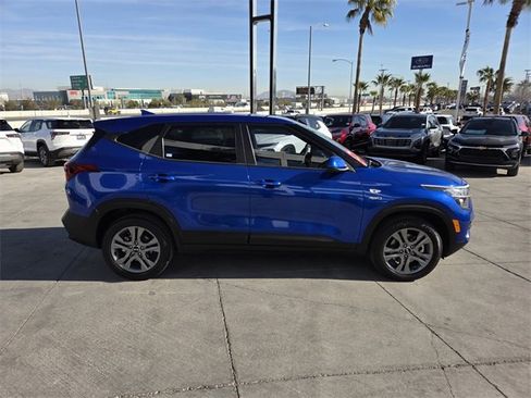 Used 2021 Kia Seltos LX image 7