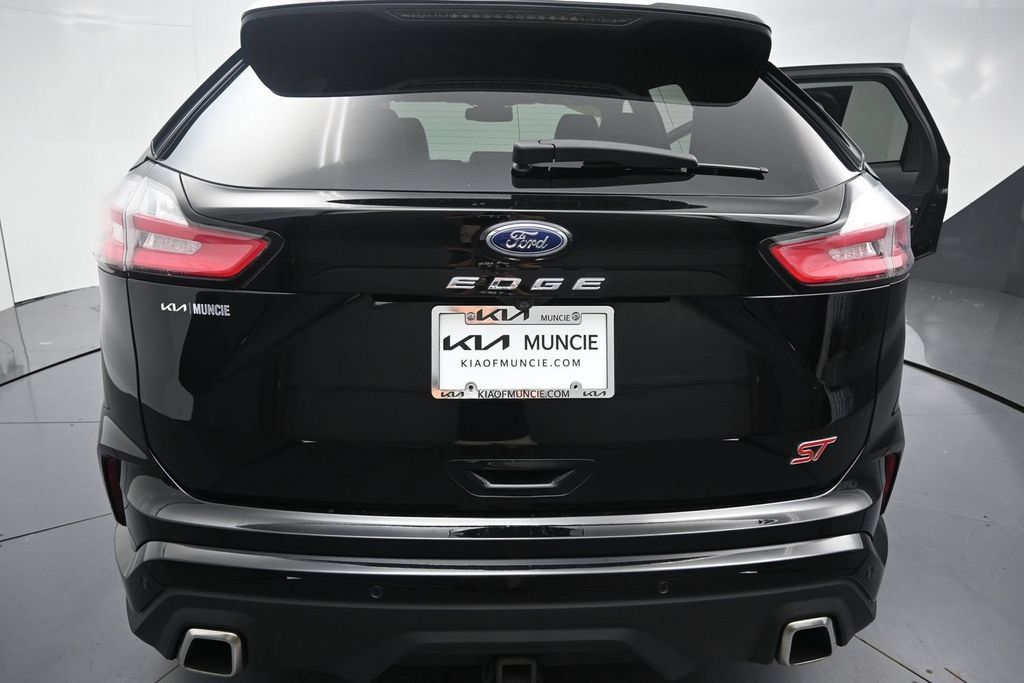 Used 2023 Ford Edge ST AWD/4WD image 9