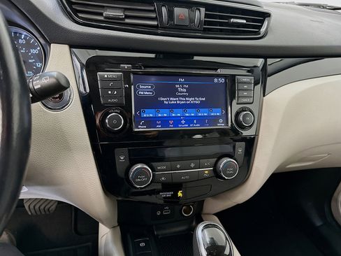 Used 2021 Nissan Rogue Sport SV w/ Technology Package image 25