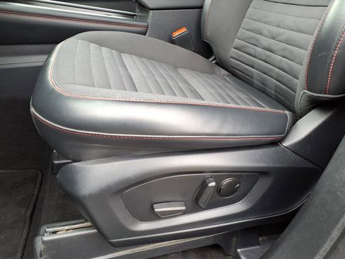 Certified 2025 Ford Explorer ST-Line image 11