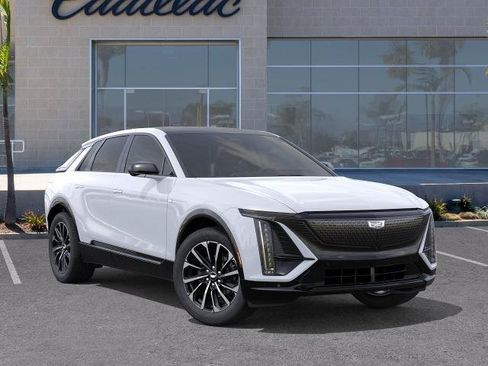 New 2026 Cadillac Lyriq Sport RWD image 31