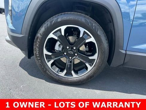 Used 2025 Chevrolet Equinox LT w/ Convenience Package II image 9