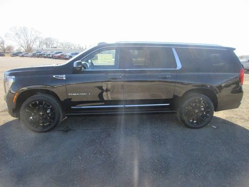 New 2026 GMC Yukon XL Denali w/ Sun & Power Step Package image 8