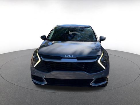 Used 2025 Kia Sportage LX image 2