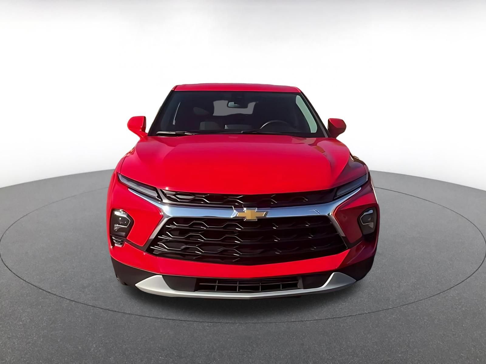 Used 2026 Chevrolet Blazer LT FWD image 4