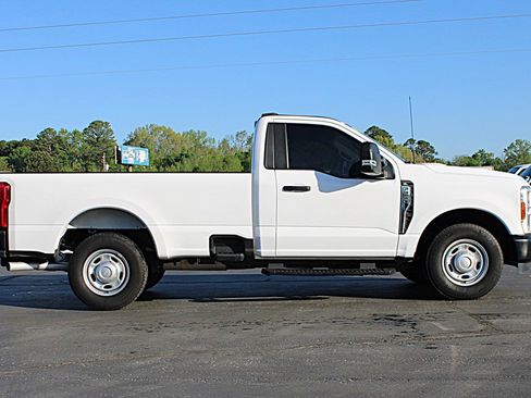 Used 2024 Ford F250 XL RWD image 6