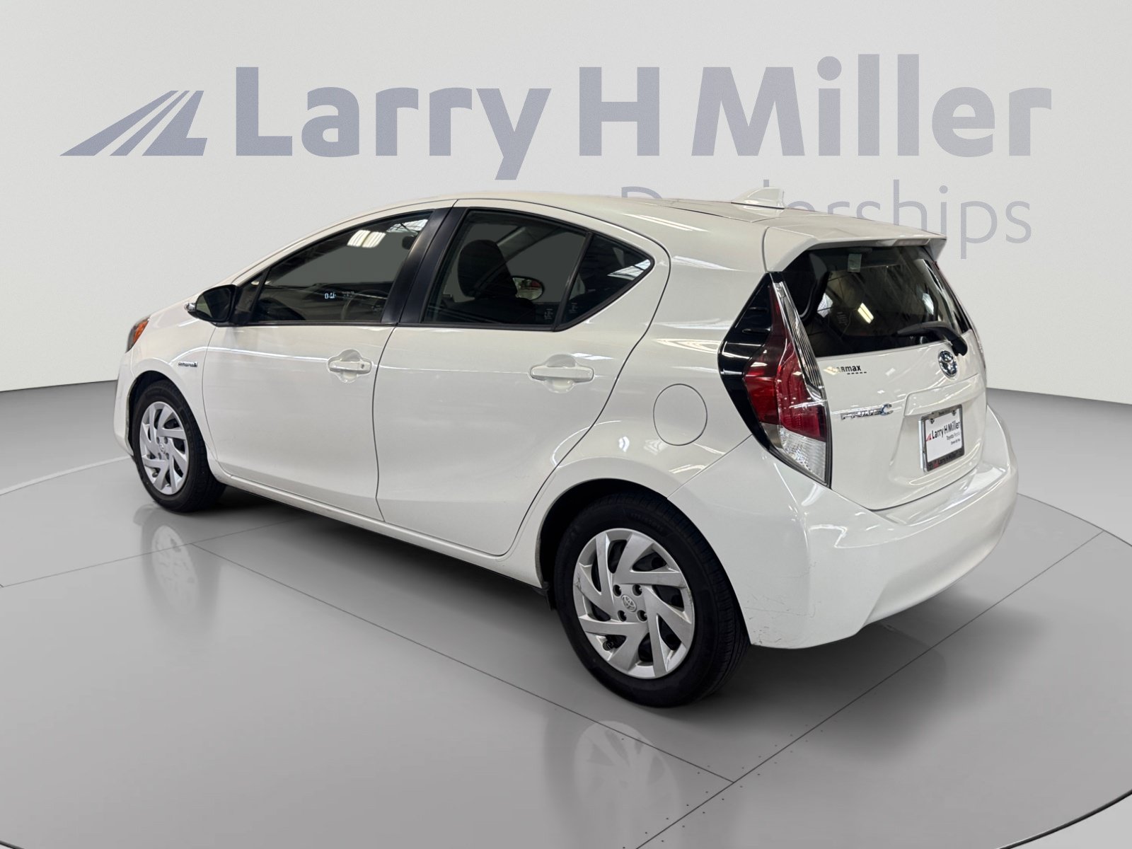 Used 2015 Toyota Prius C Three FWD image 3