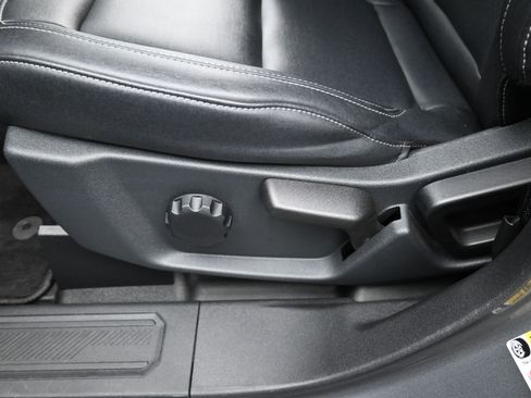 Used 2025 Ford Bronco Badlands image 6