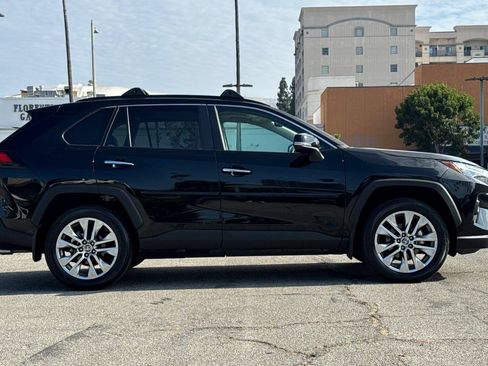 Used 2025 Toyota RAV4 Limited FWD image 3