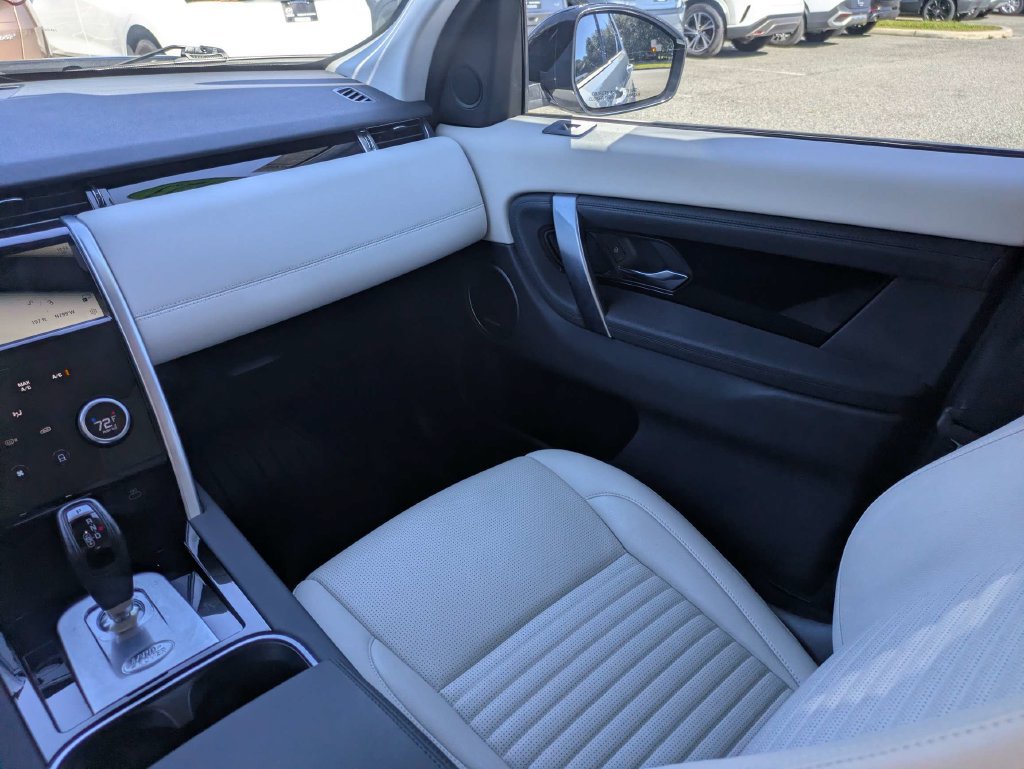 Used 2023 Land Rover Discovery Sport SE AWD/4WD image 15