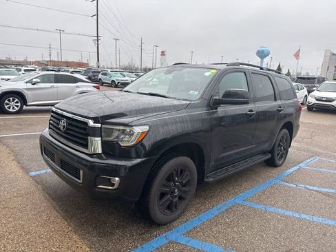 Used 2018 Toyota Sequoia TRD Sport image 9