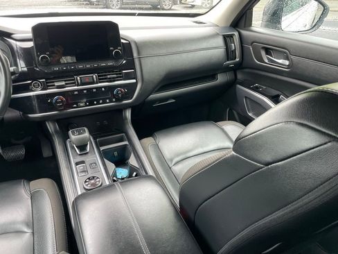 Certified 2023 Nissan Pathfinder SL AWD/4WD image 9