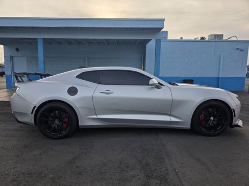 Used 2016 Chevrolet Camaro SS image 2