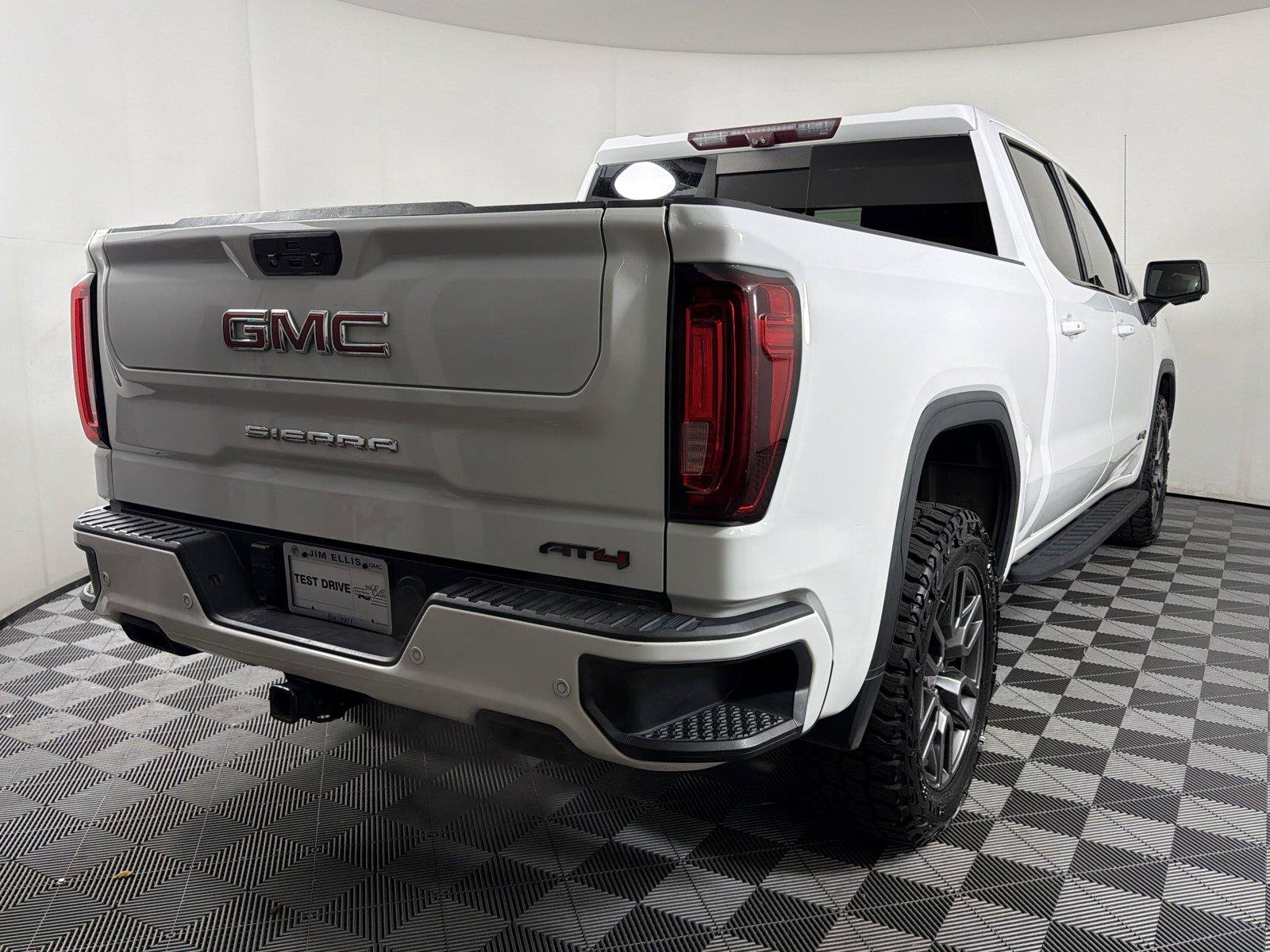 Used 2021 GMC Sierra 1500 AT4 w/ AT4 Premium Package AWD/4WD image 6