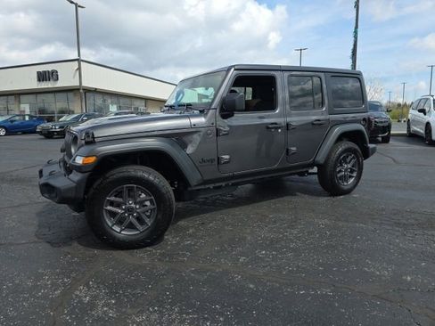 Used 2026 Jeep Wrangler Sport S w/ Dual Top Group image 3